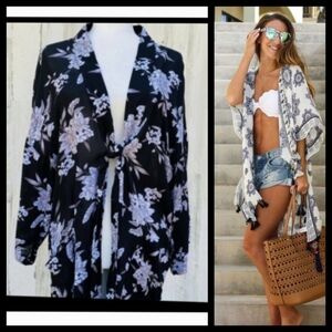 SPIRITUAL GANGSTER Black and White floral open front Kimono One Size●